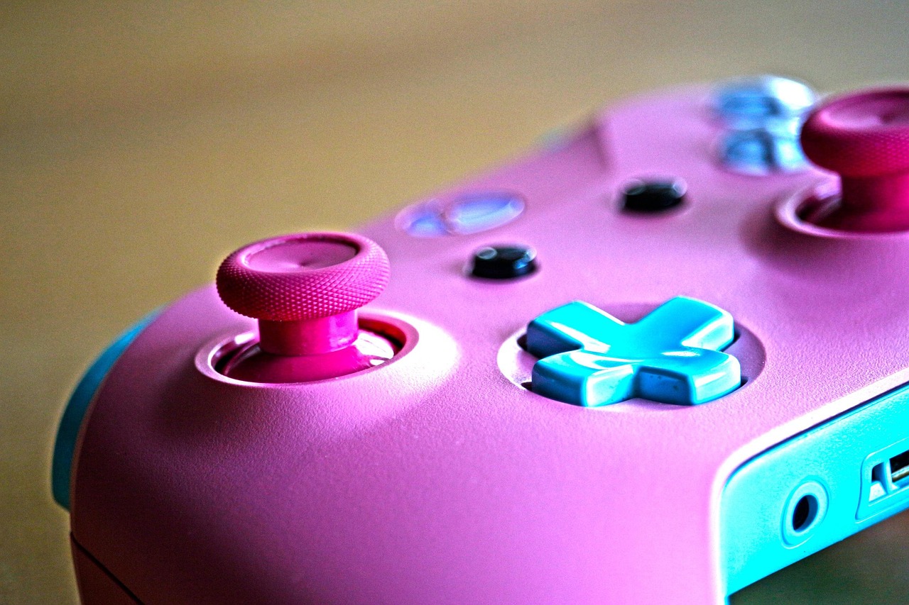 Xbox新款手柄引領(lǐng)游戲控制革新，重磅更新揭秘