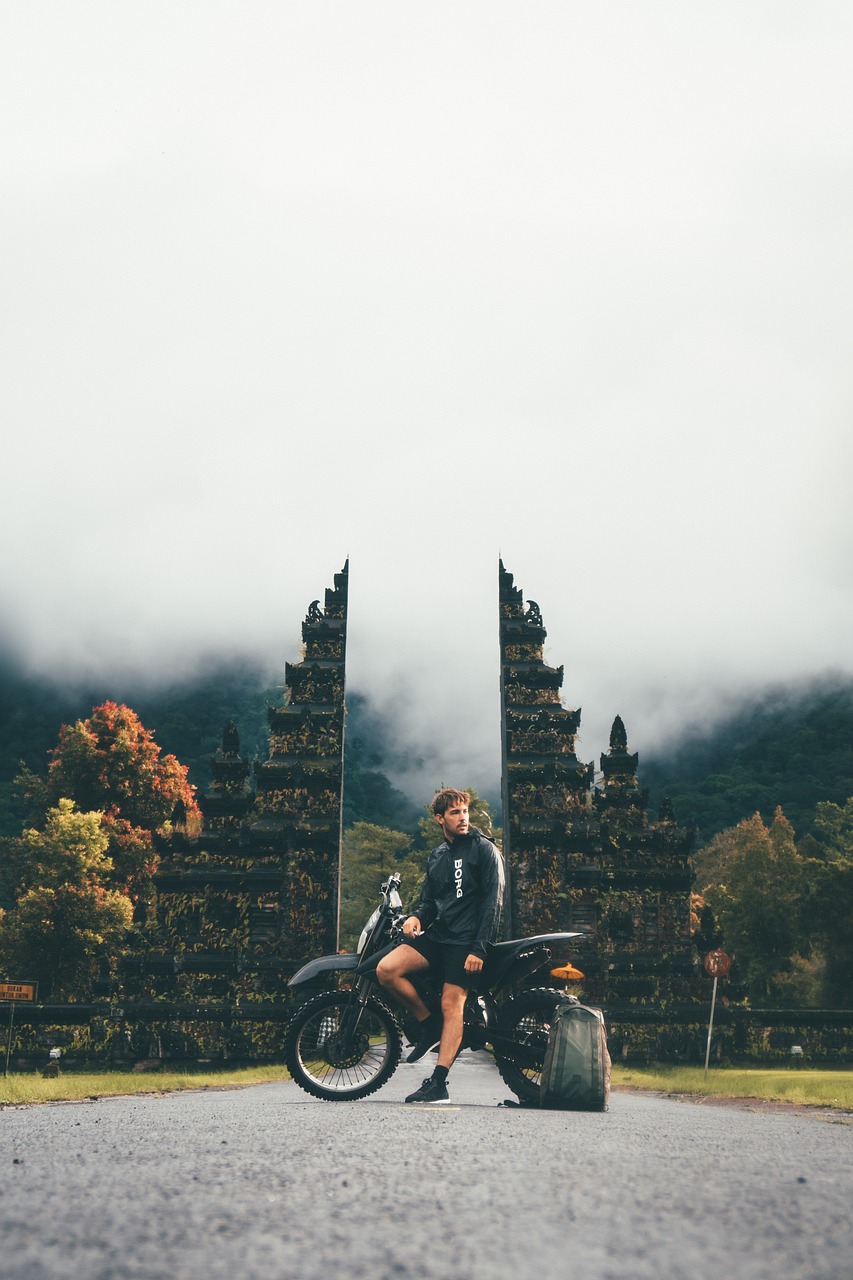 電影后來(lái)的我們，回首與未來(lái)的交織，情感交織的旅程