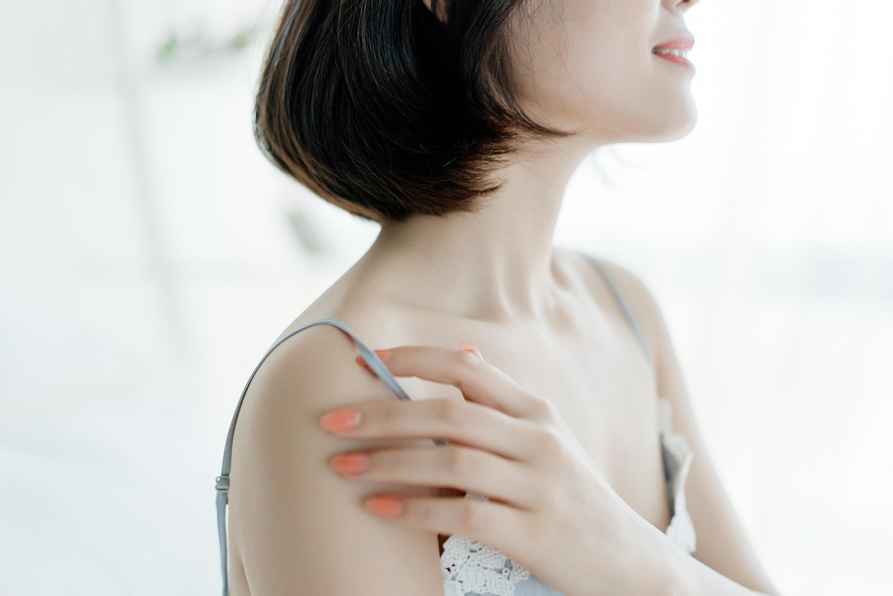悲劇背后，女明星跳樓事件引人深思