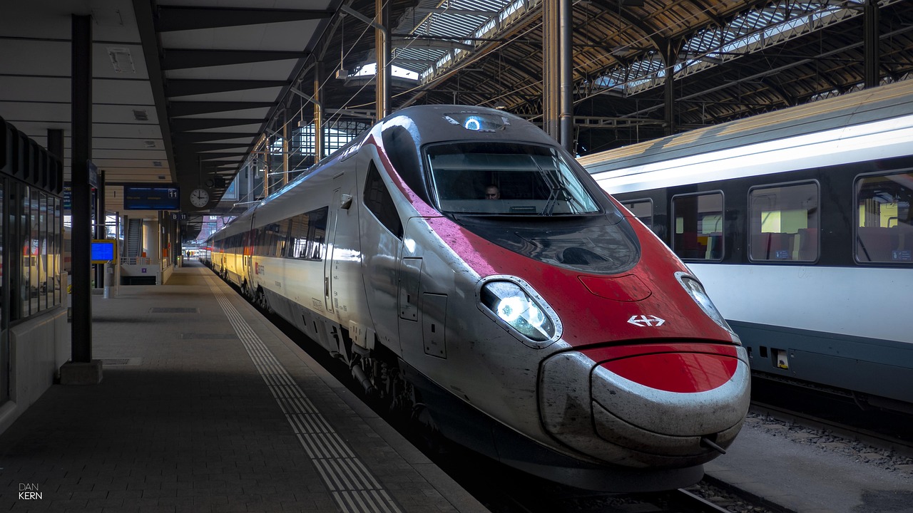 高鐵停運通知最新更新，以旅客安全為首要考慮，全面調(diào)整列車運行計劃